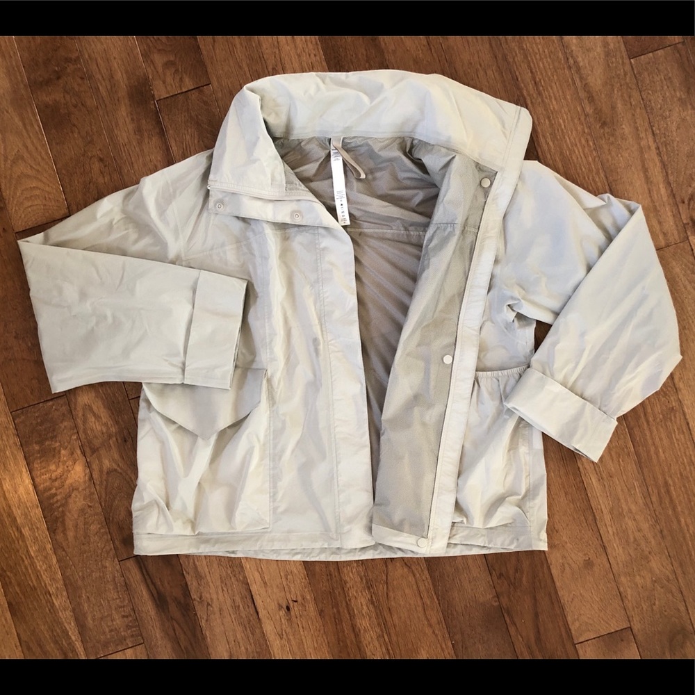 Lululemon Feel the Ease Jacket